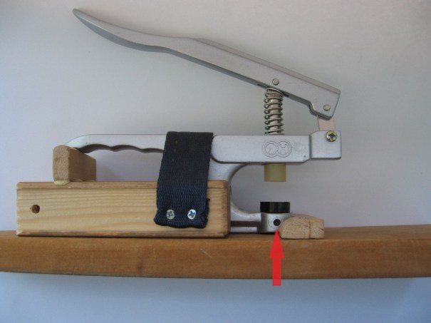 Kamsnap pliers holder screw