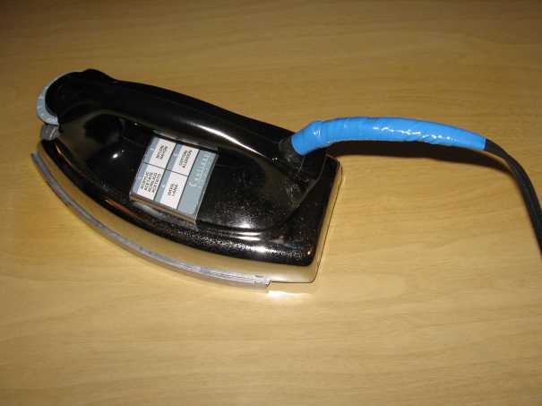 Continental-Electric-Dry-Iron-Fixing-Strain-Relief2