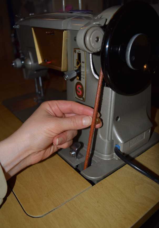 Rosin on treadle belt